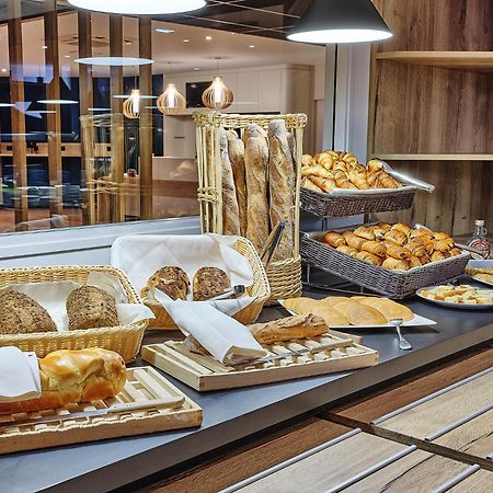 Logis Hotel Restaurant Aloe Ле-Эрбье Экстерьер фото