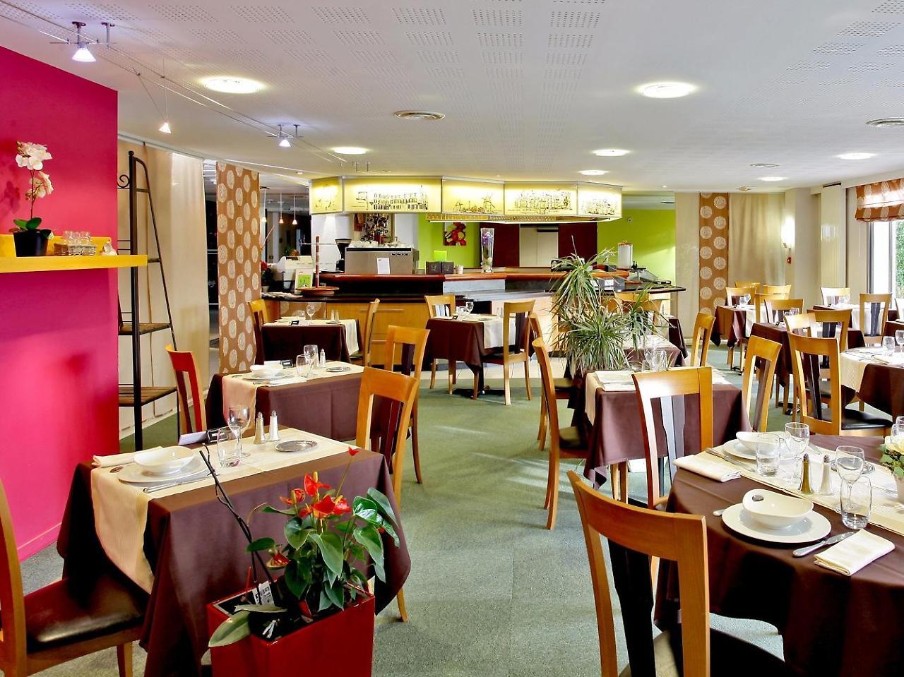 Logis Hotel Restaurant Aloe Ле-Эрбье Экстерьер фото