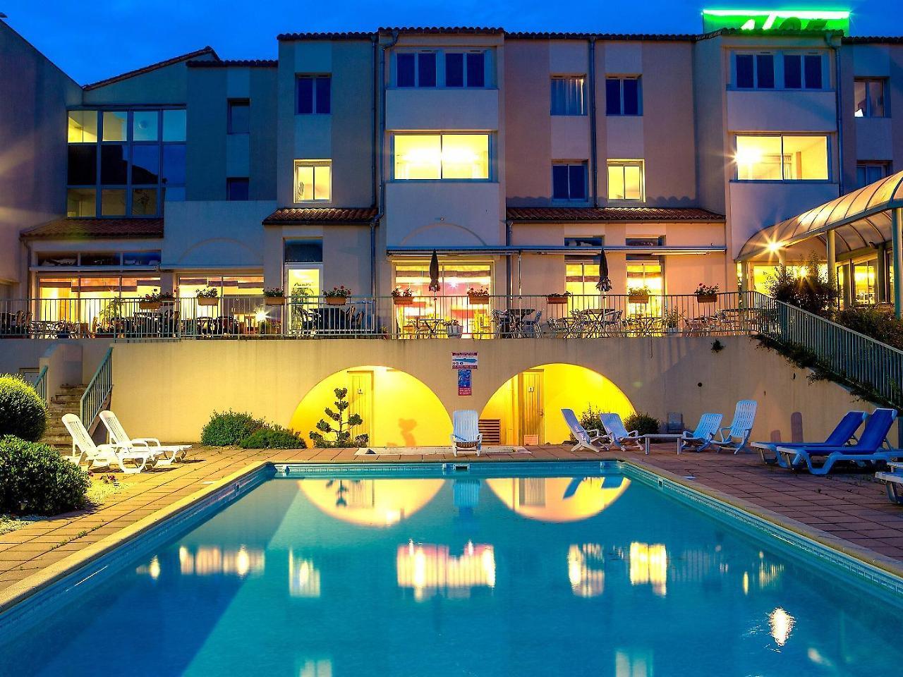 Logis Hotel Restaurant Aloe Ле-Эрбье Экстерьер фото