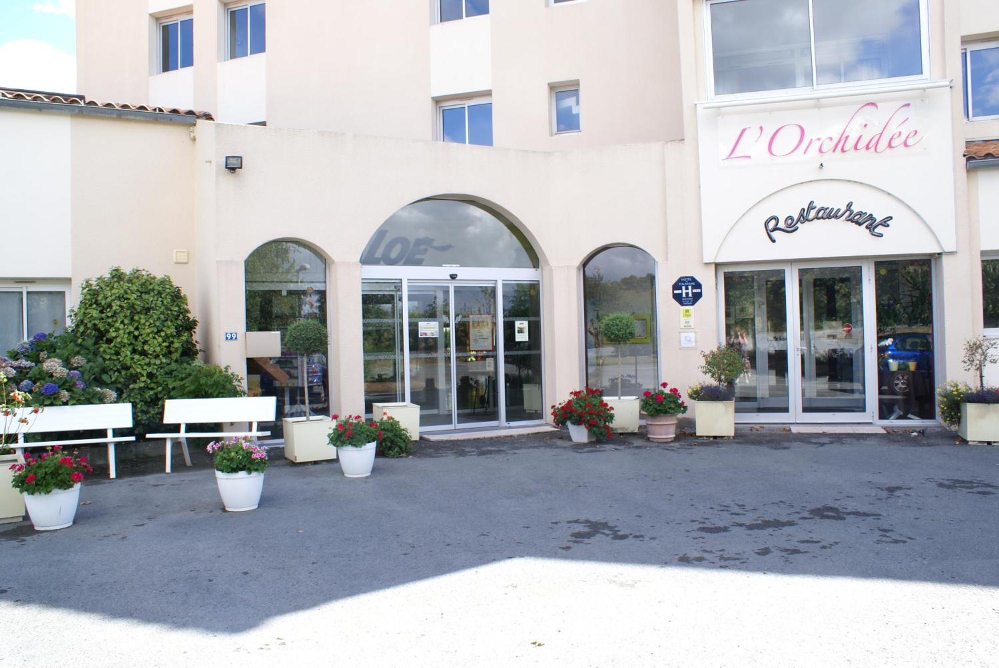 Logis Hotel Restaurant Aloe Ле-Эрбье Экстерьер фото