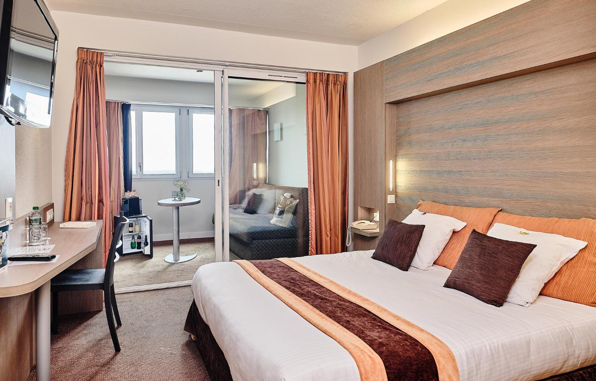 Logis Hotel Restaurant Aloe Ле-Эрбье Экстерьер фото