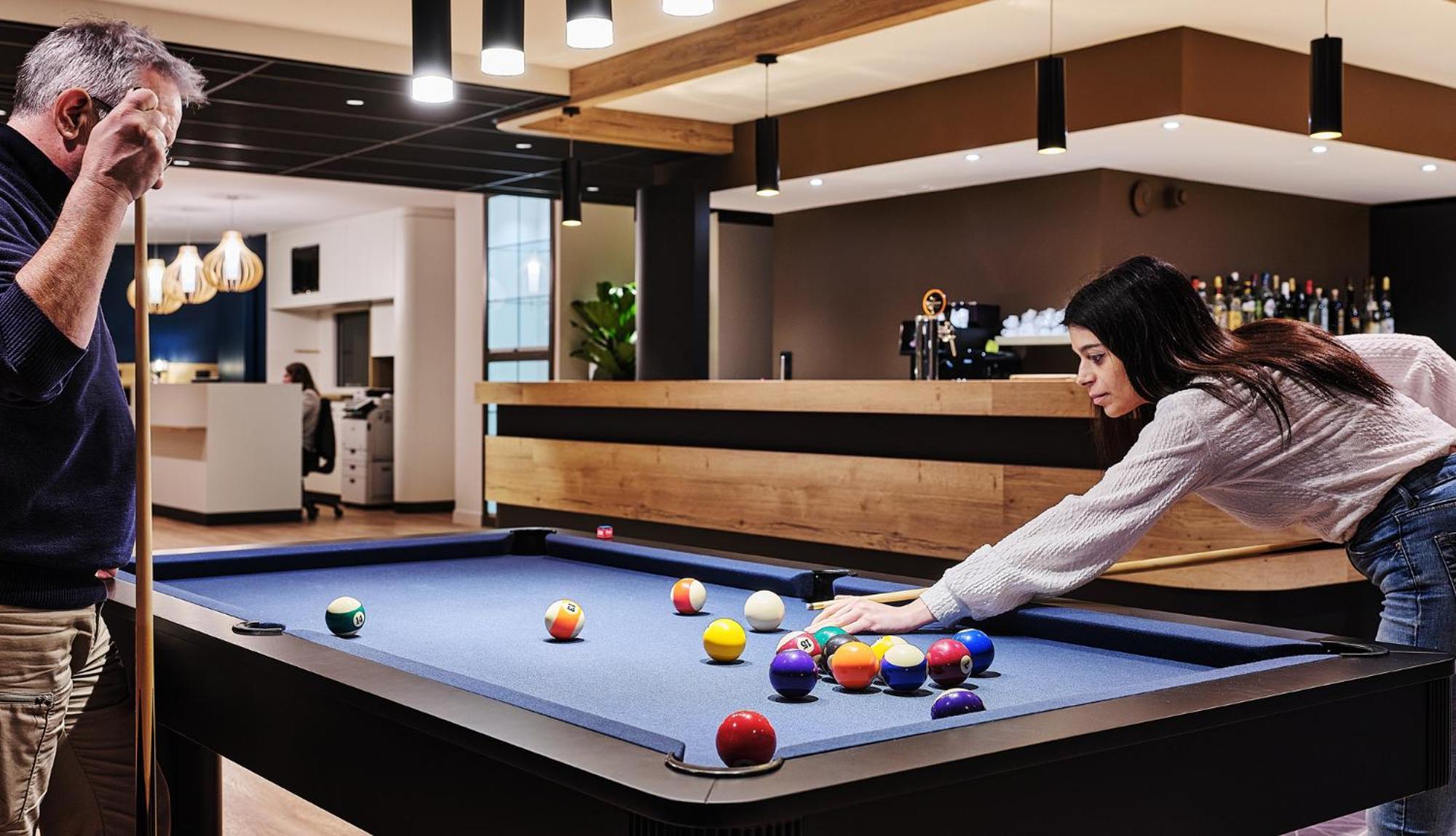 Logis Hotel Restaurant Aloe Ле-Эрбье Экстерьер фото