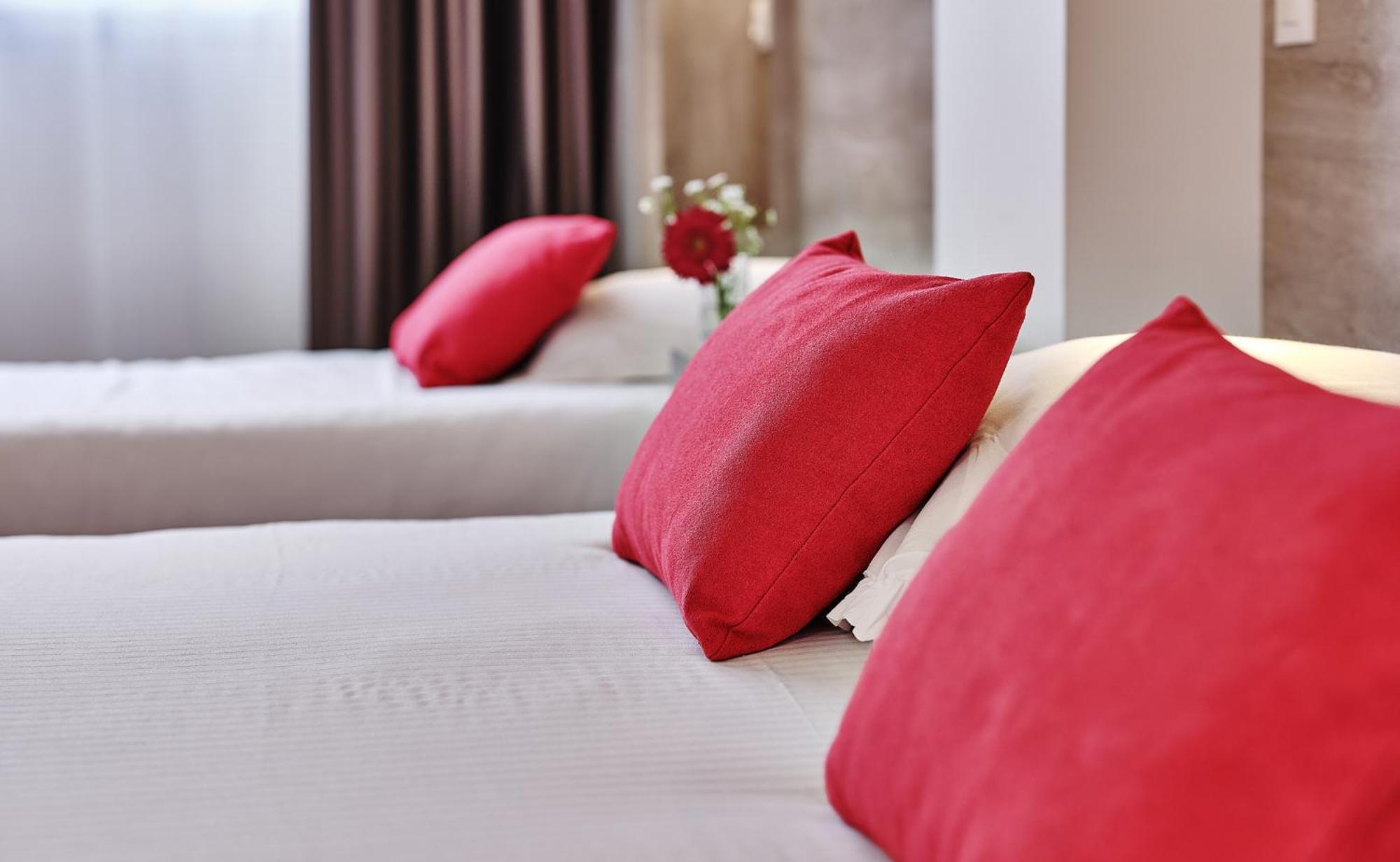 Logis Hotel Restaurant Aloe Ле-Эрбье Экстерьер фото
